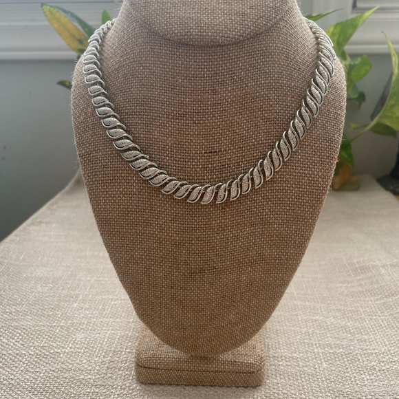 Vintage Coro Choker Style Silver Tone Necklace - Picture 1 of 5